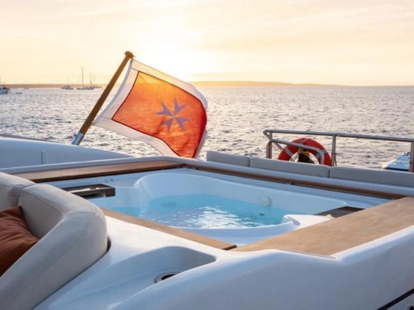 NOMAD | Mangusta 108 - Photo 51