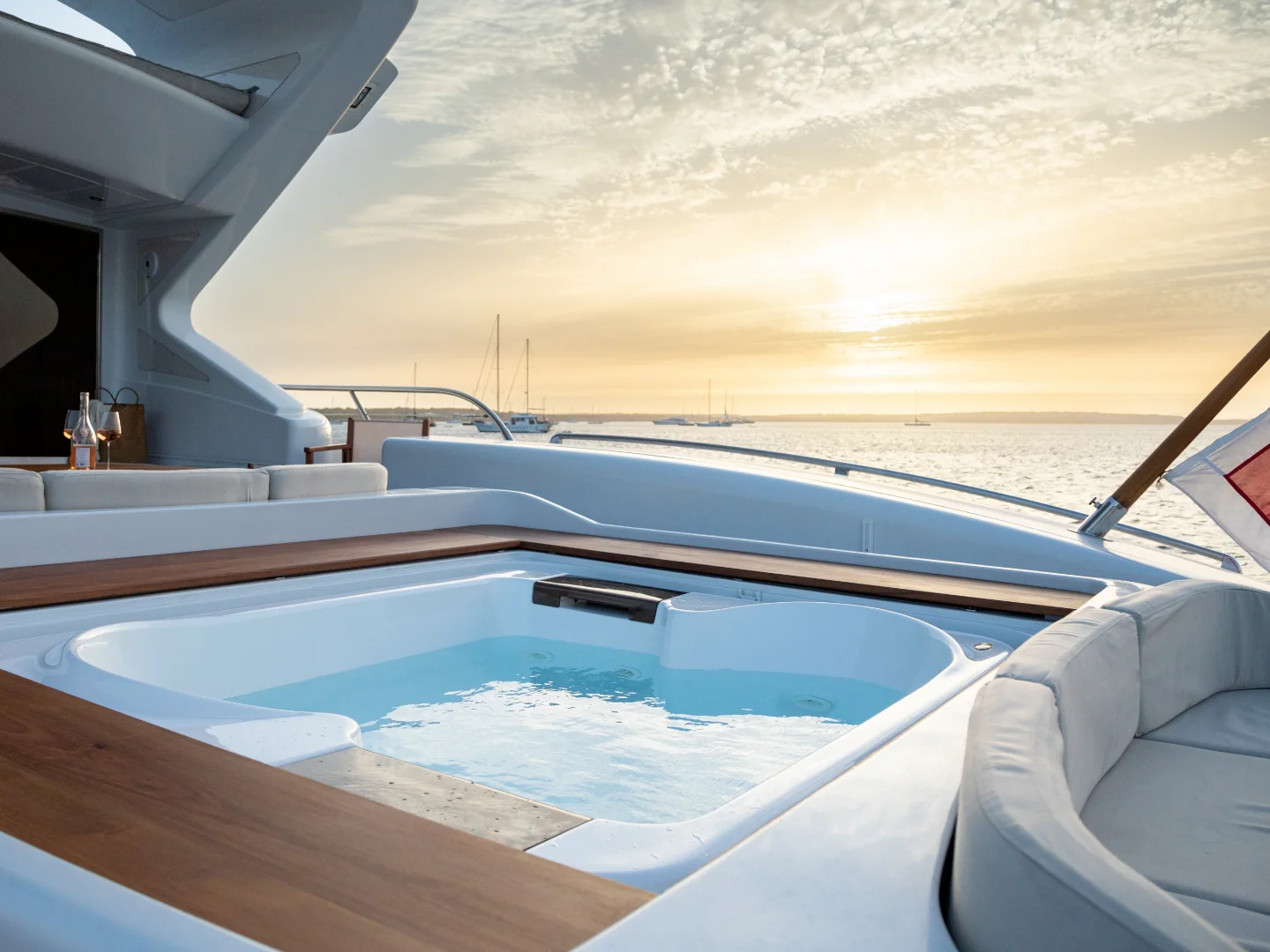 NOMAD | Mangusta 108 - Photo 42