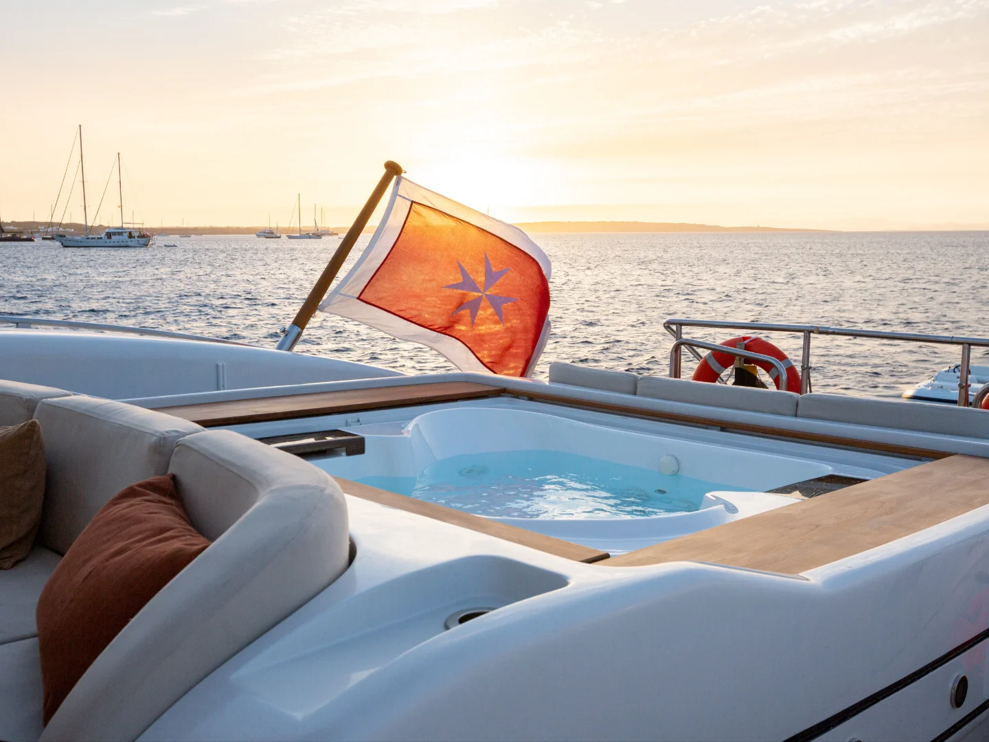 NOMAD | Mangusta 108 - Photo 45