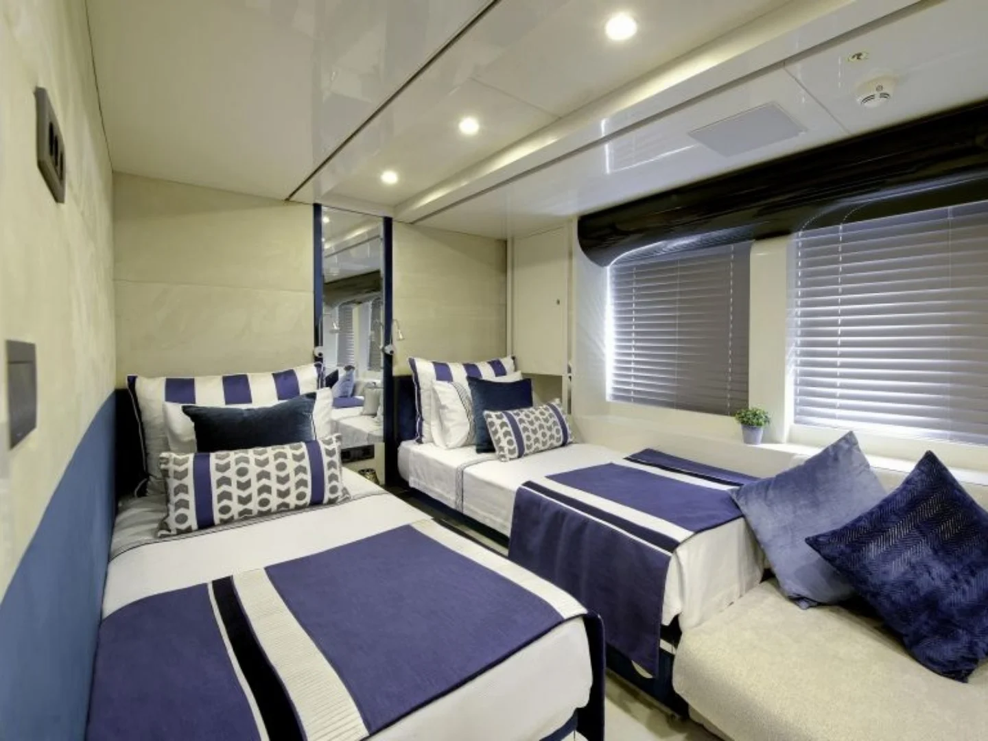 VETRO | Lurssen 164  - Photo 32