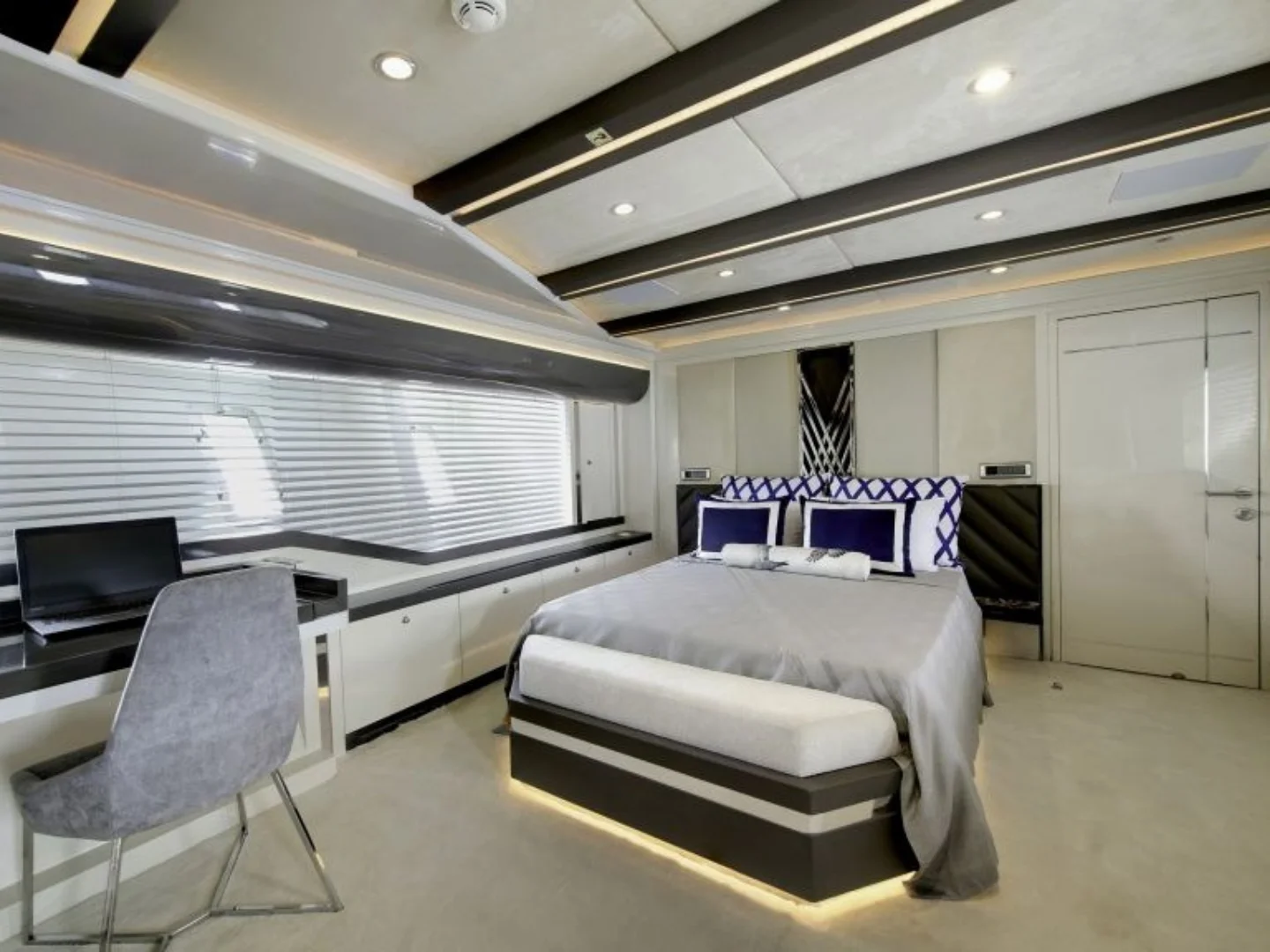 VETRO | Lurssen 164  - Photo 26