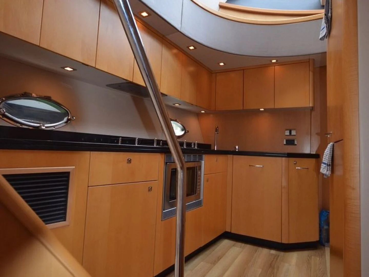 Sunseeker Manhattan 60 2008 For Sale - Photo 11