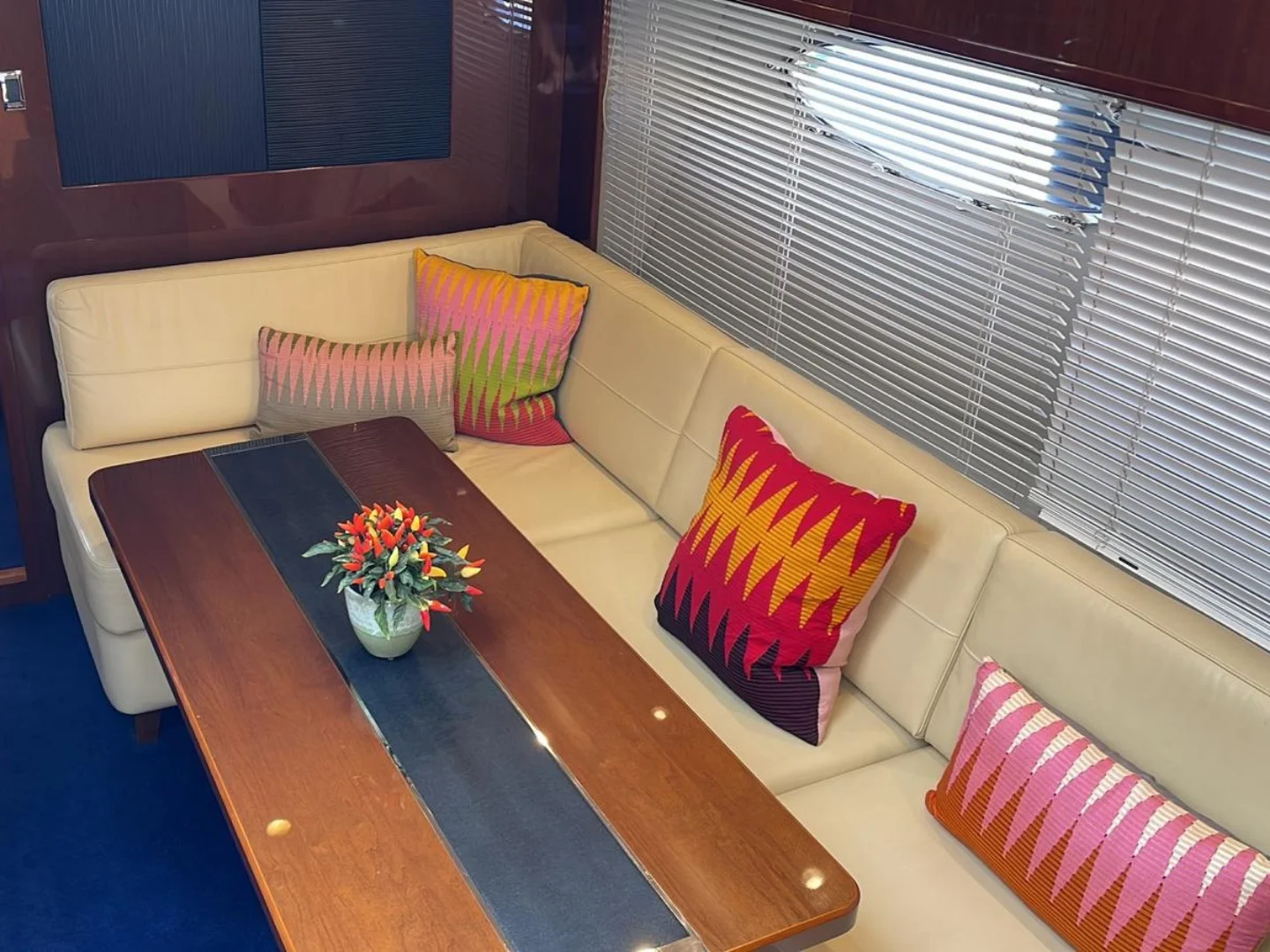 Princess V52 of 2011 for sale Refit 2018 - Photo 25