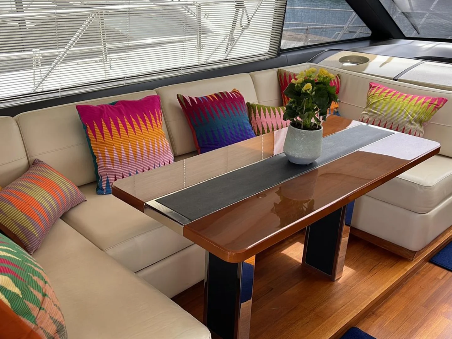Princess V52 of 2011 for sale Refit 2018 - Photo 12
