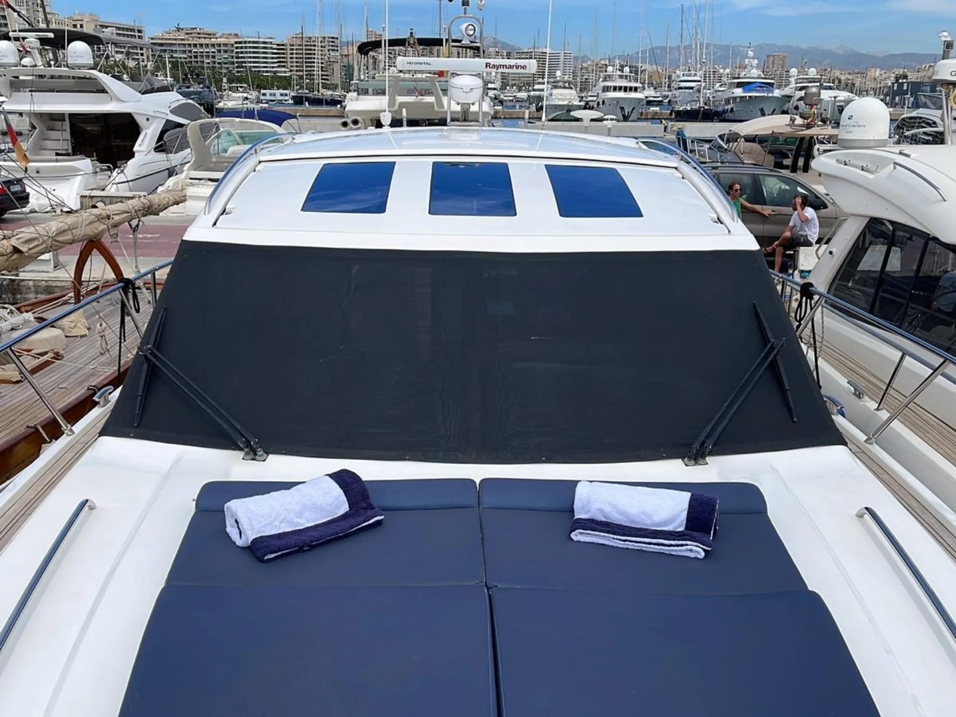 Princess V52 of 2011 for sale Refit 2018 - Photo 5