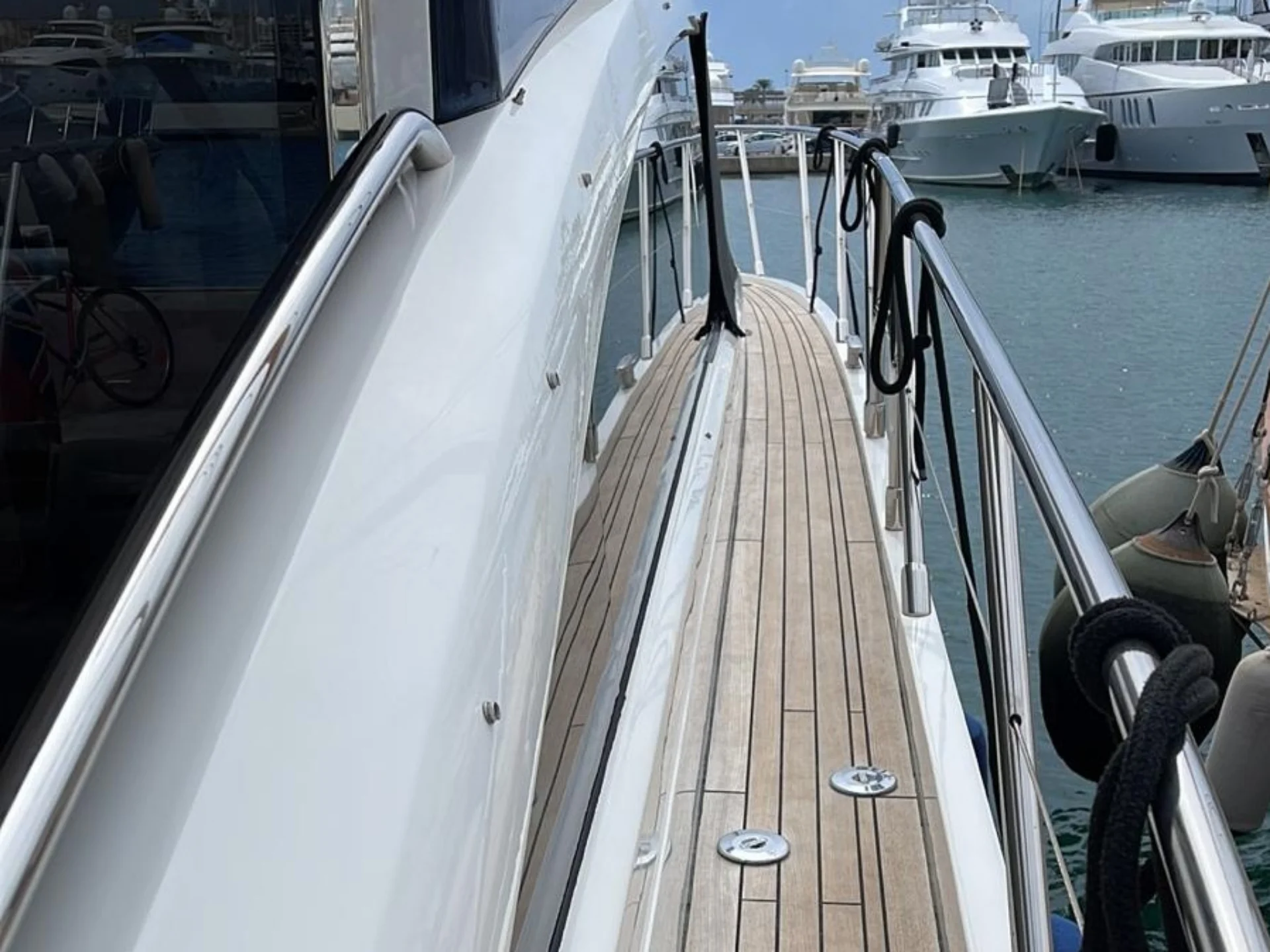 Princess V52 of 2011 for sale Refit 2018 - Photo 8