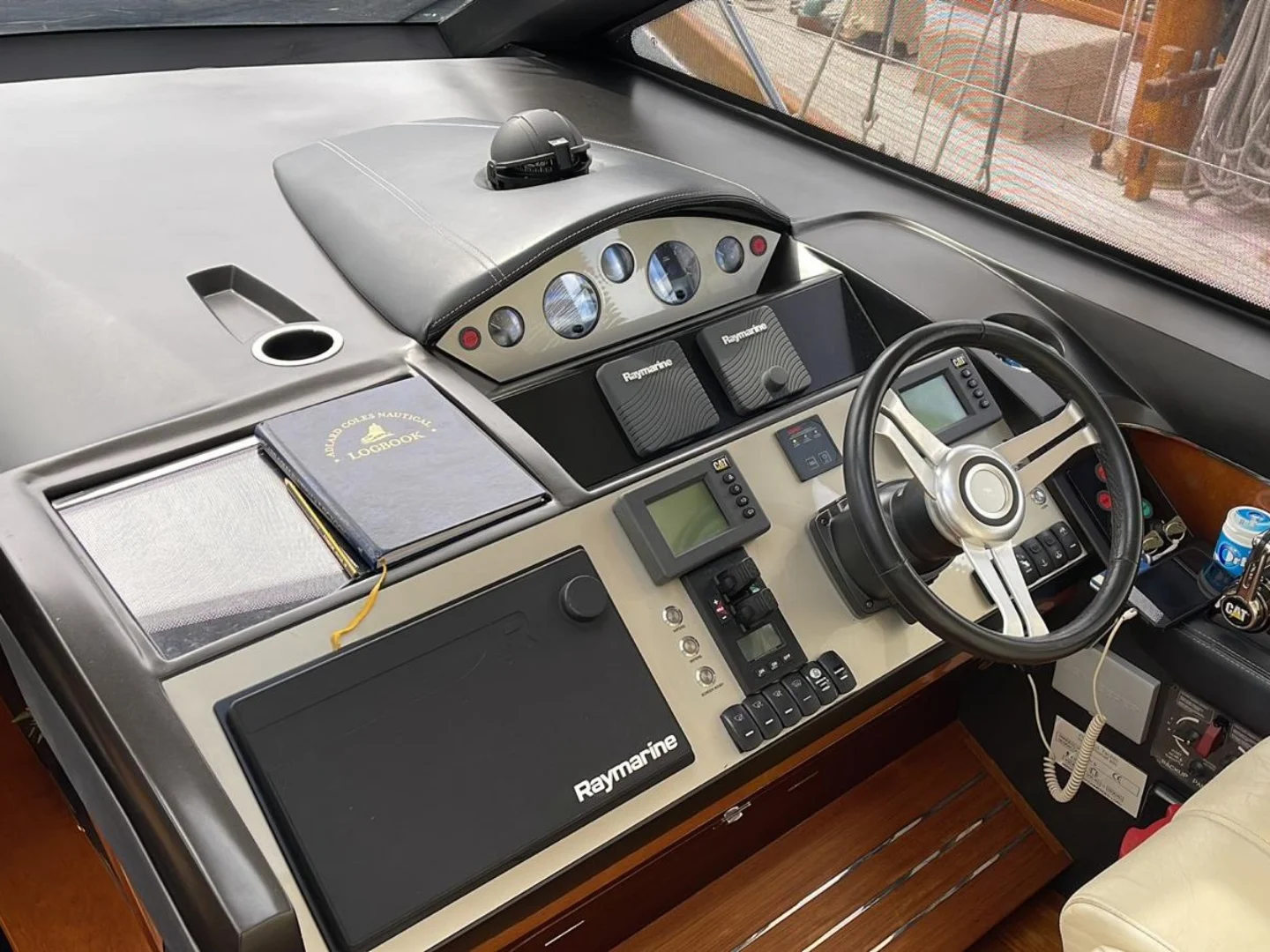 Princess V52 of 2011 for sale Refit 2018 - Photo 13