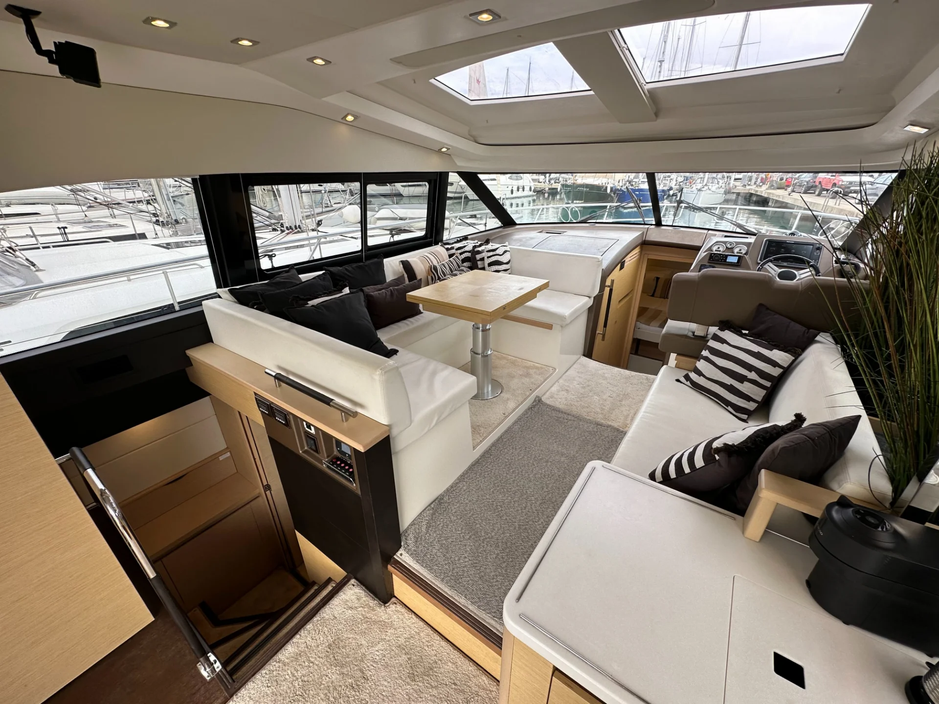 Prestige 450 S of 2016 for Sale - Photo 4