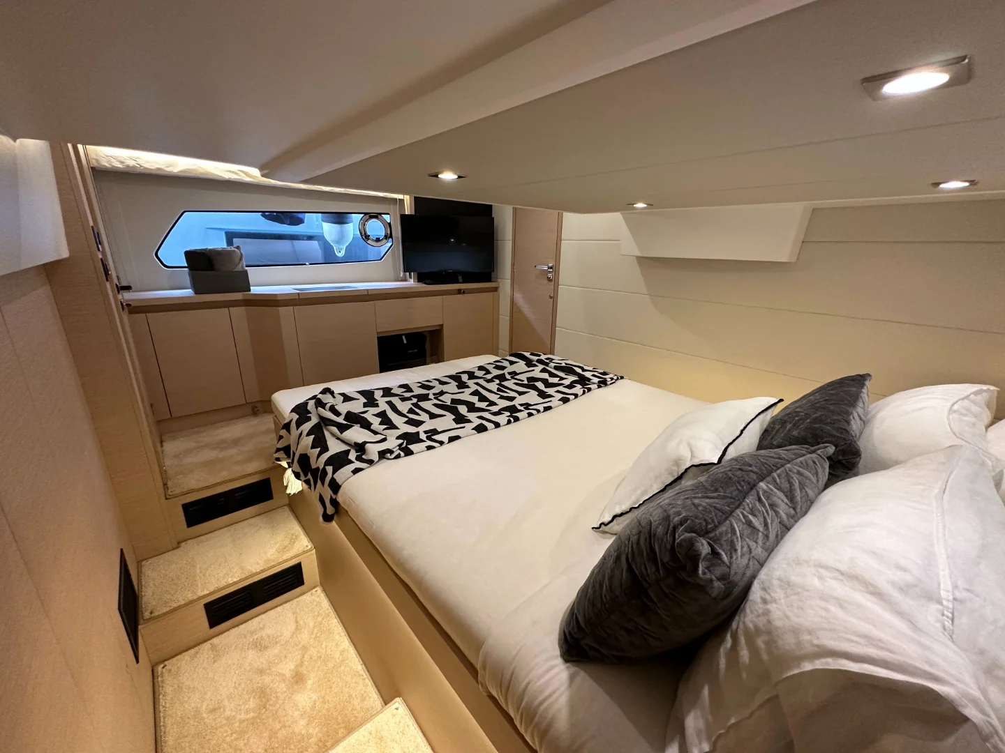 Prestige 450 S of 2016 for Sale - Photo 12
