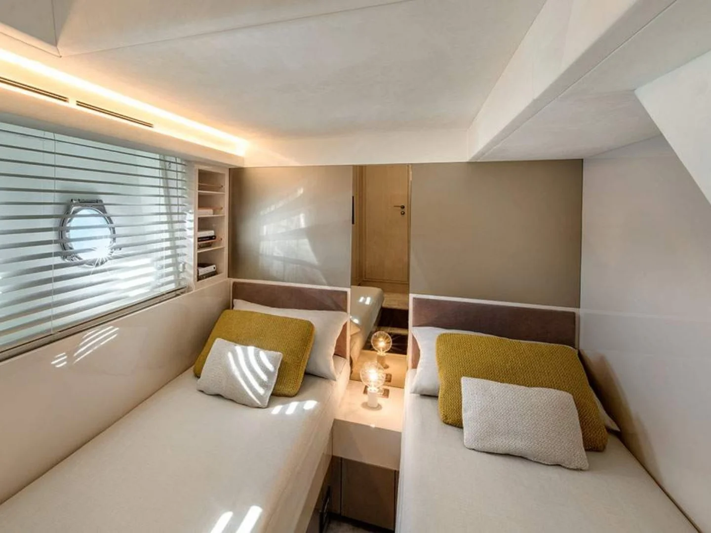 2020 Monte Carlo Yachts MCY 66 - Photo 26