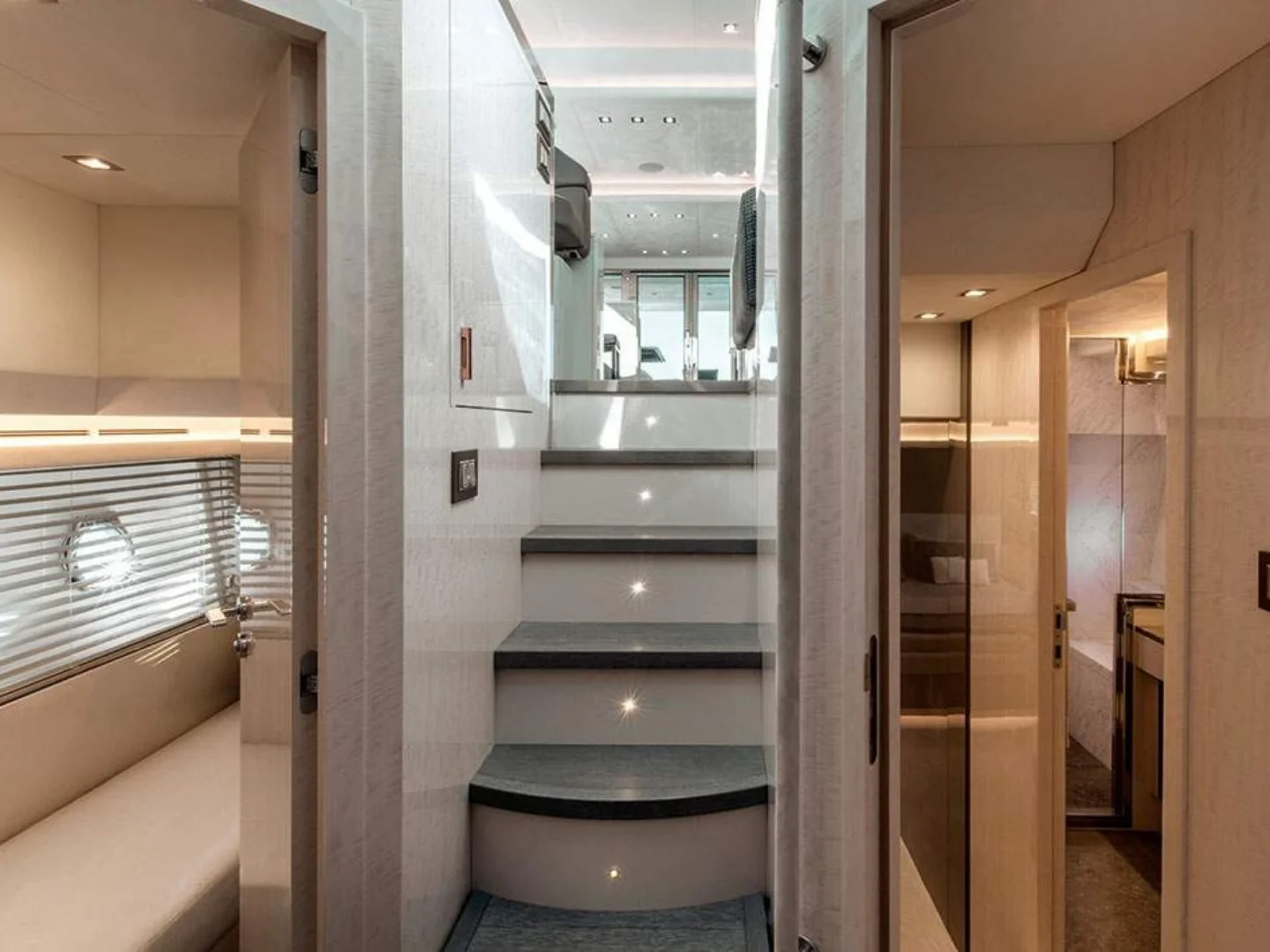 2020 Monte Carlo Yachts MCY 66 - Photo 23