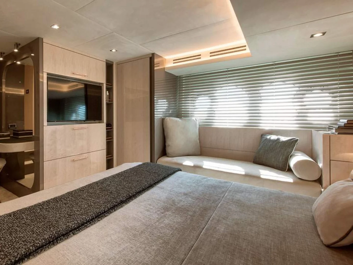 2020 Monte Carlo Yachts MCY 66 - Photo 21