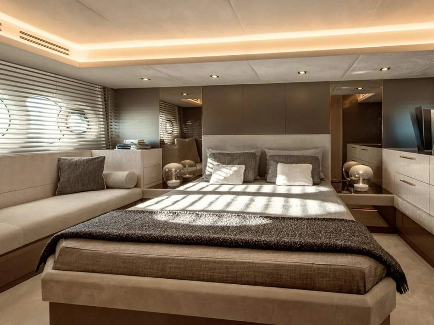 2020 Monte Carlo Yachts MCY 66 - Photo 20