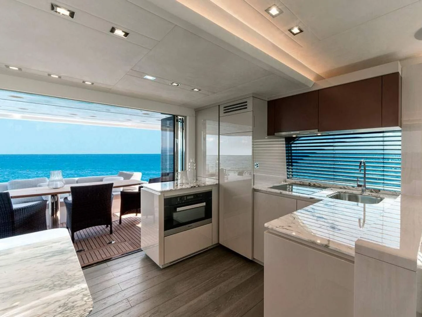2020 Monte Carlo Yachts MCY 66 - Photo 14