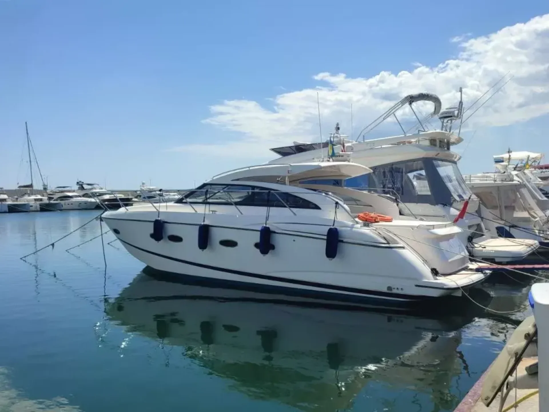 2011 Princess 43  - Photo 2