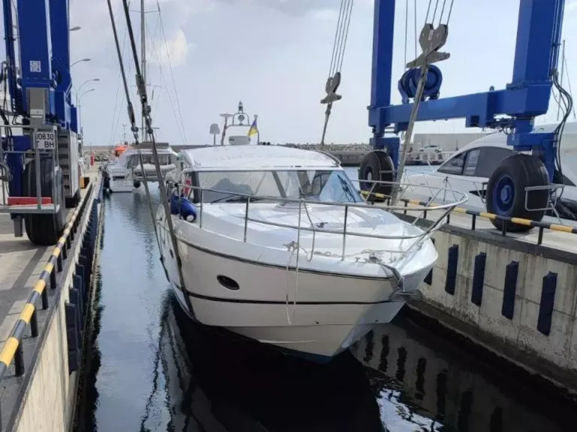 2011 Princess 43  - Photo 3