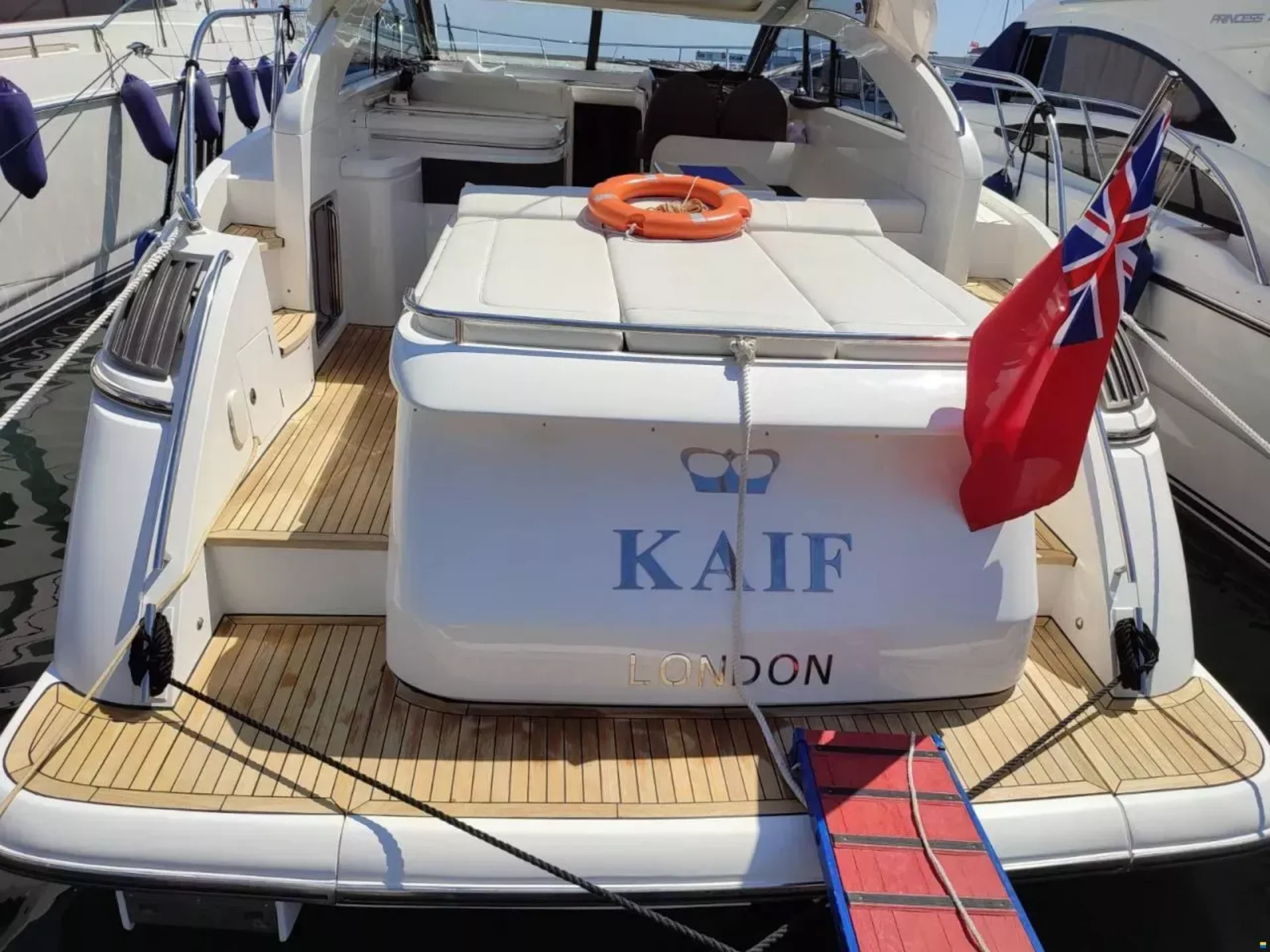 2011 Princess 43  - Photo 7