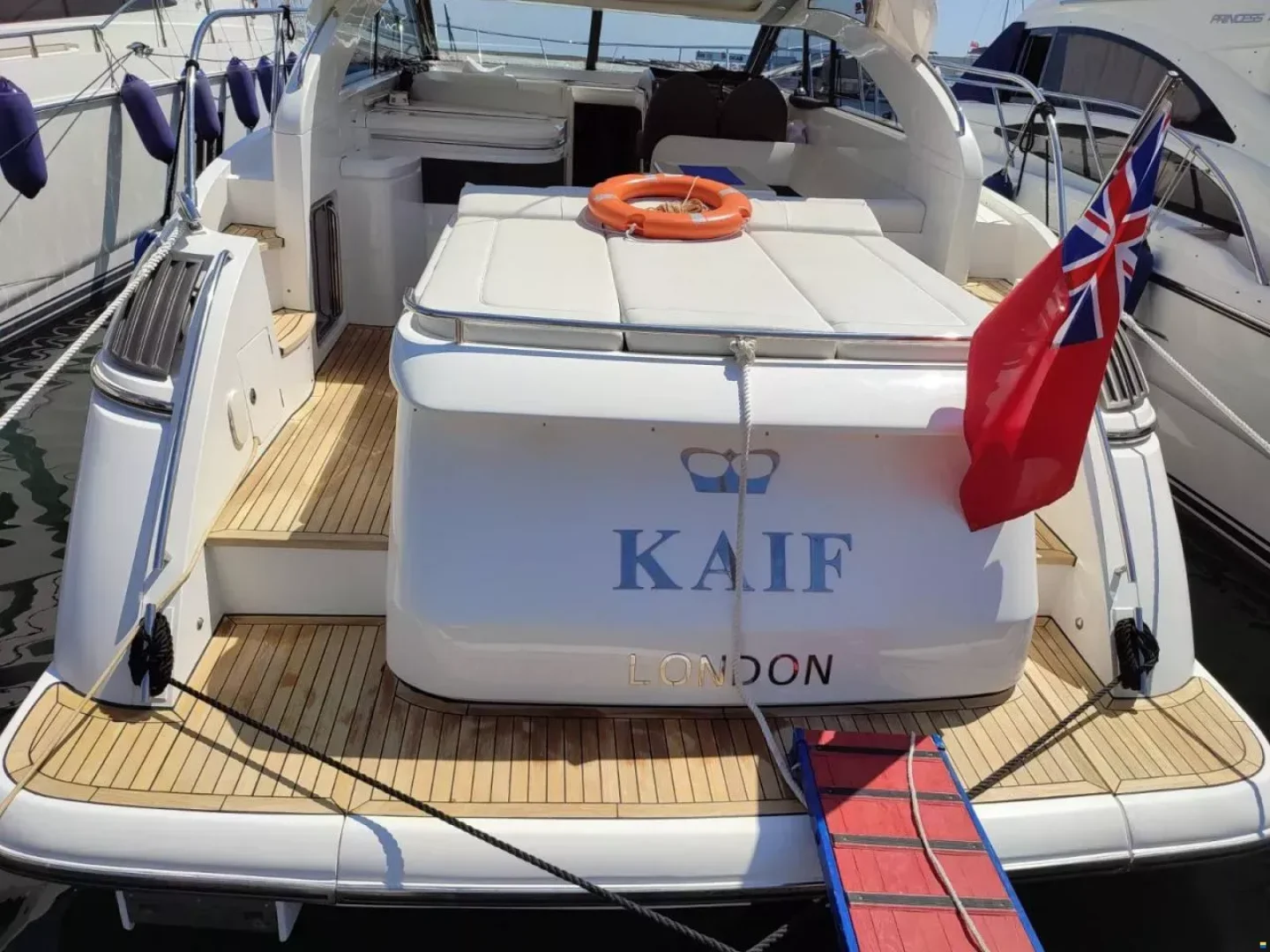 2011 Princess 43  - Photo 7