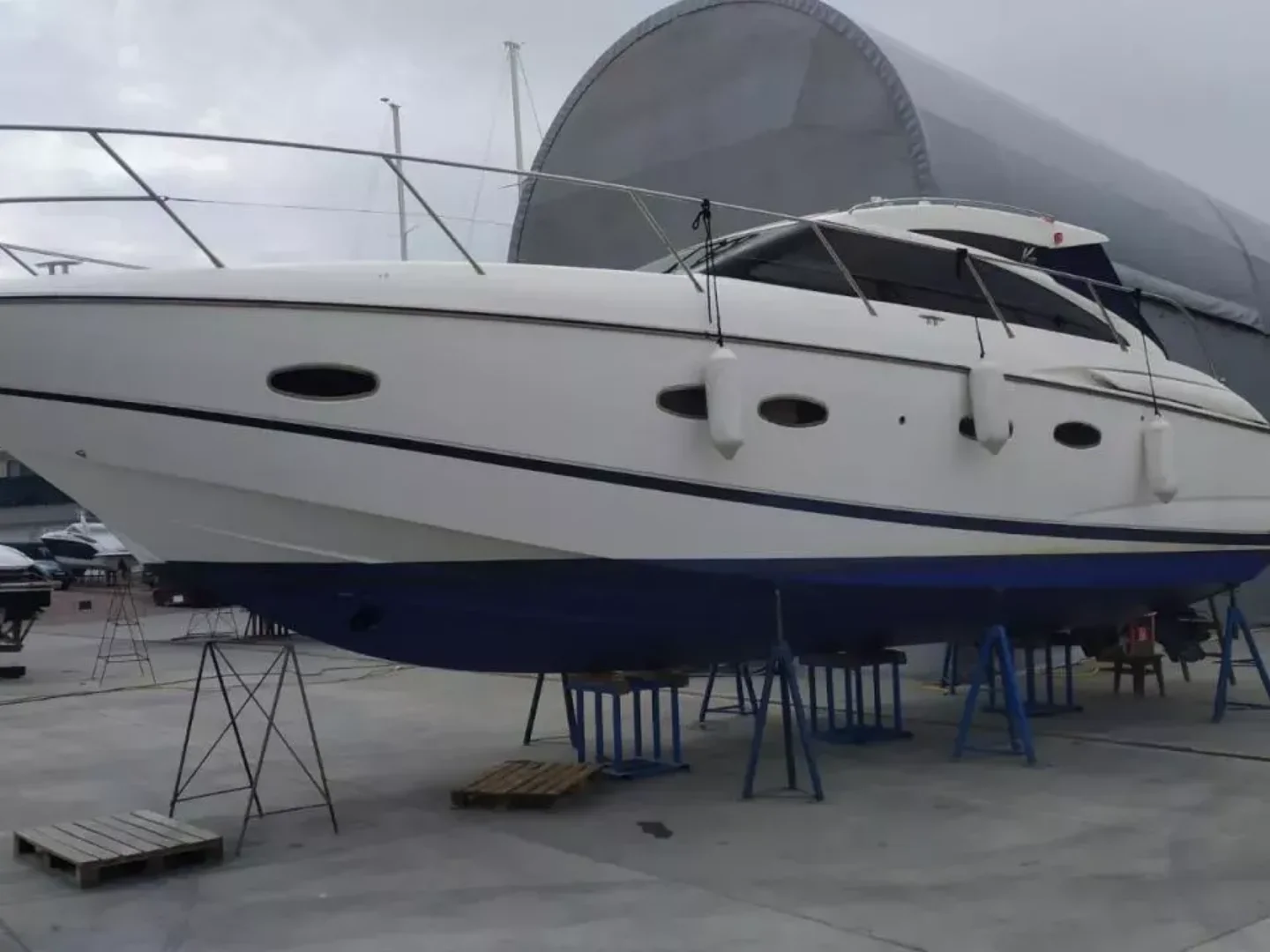 2011 Princess 43  - Photo 24