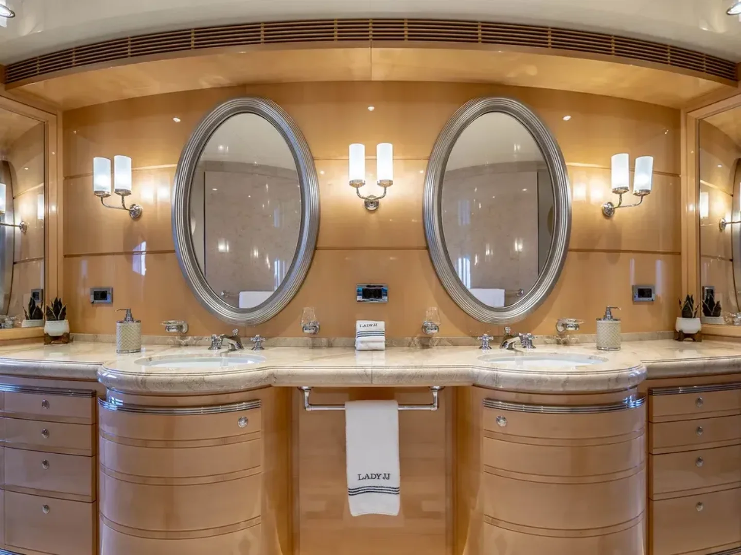 SOUTH | Heesen 180 - Photo 23