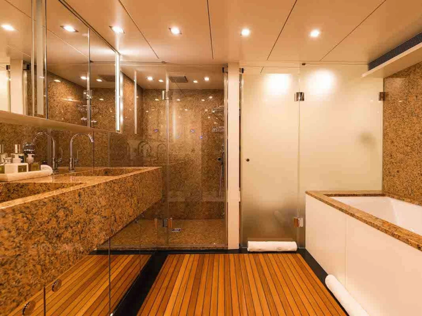 SEA AXIS | Heesen 125 - Photo 27