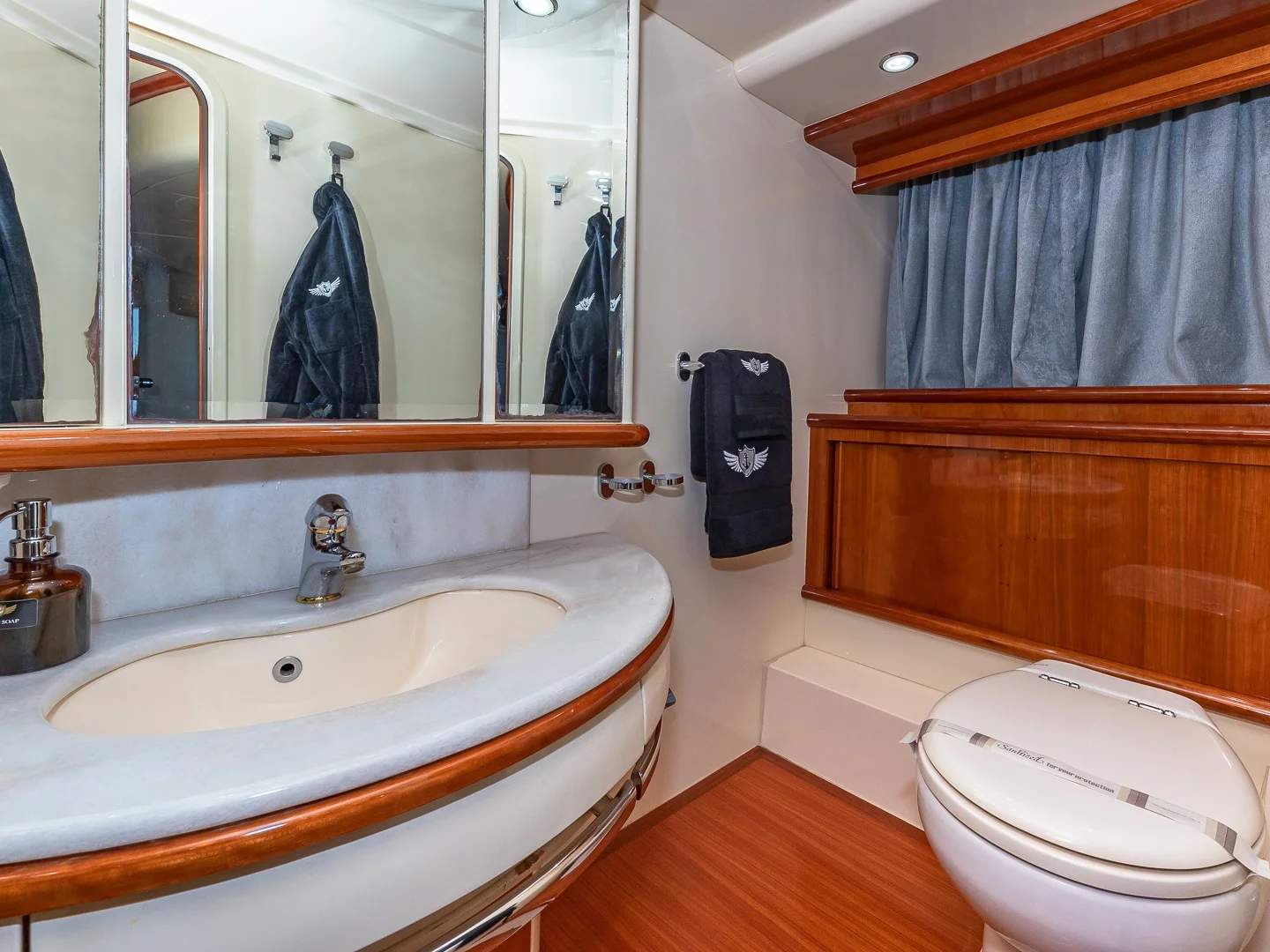 PRICELESS | Azimut 62 - Photo 48