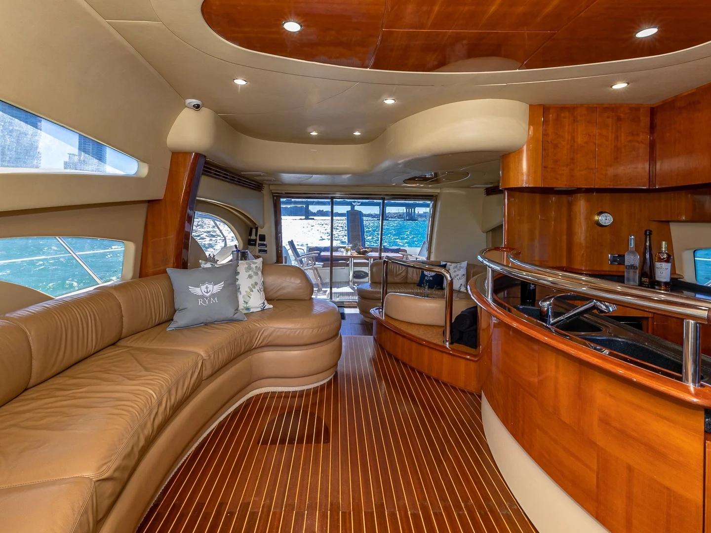 PRICELESS | Azimut 62 - Photo 39