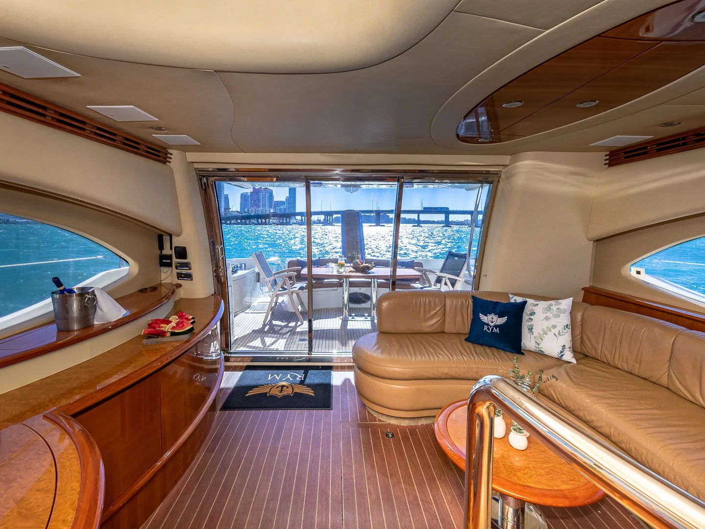 PRICELESS | Azimut 62 - Photo 37