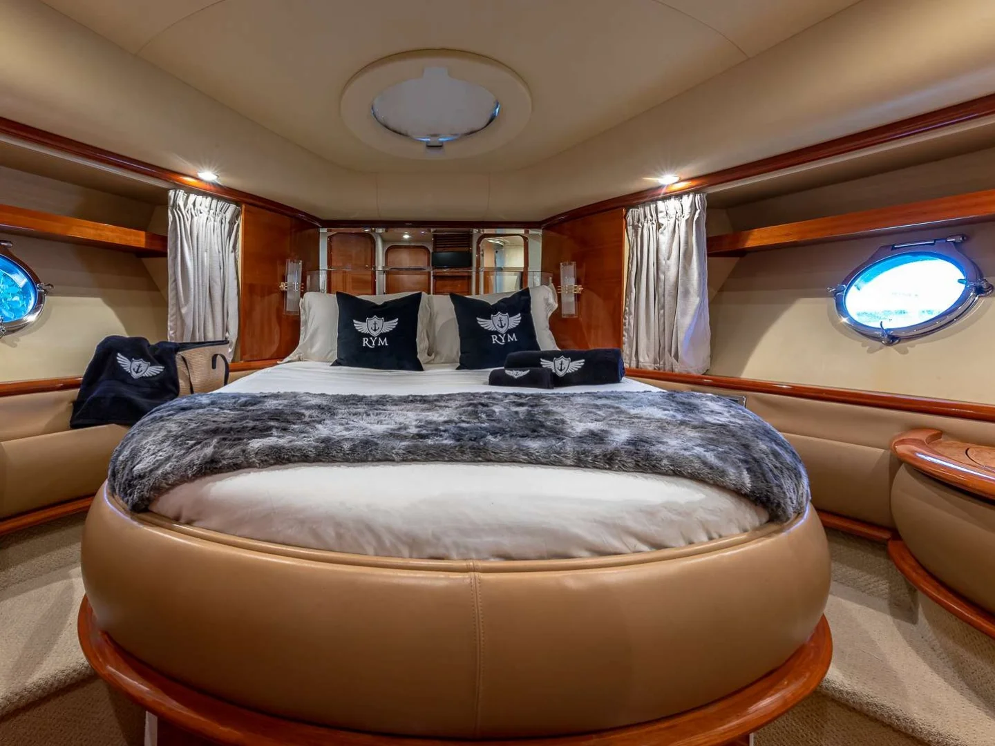 PRICELESS | Azimut 62 - Photo 14