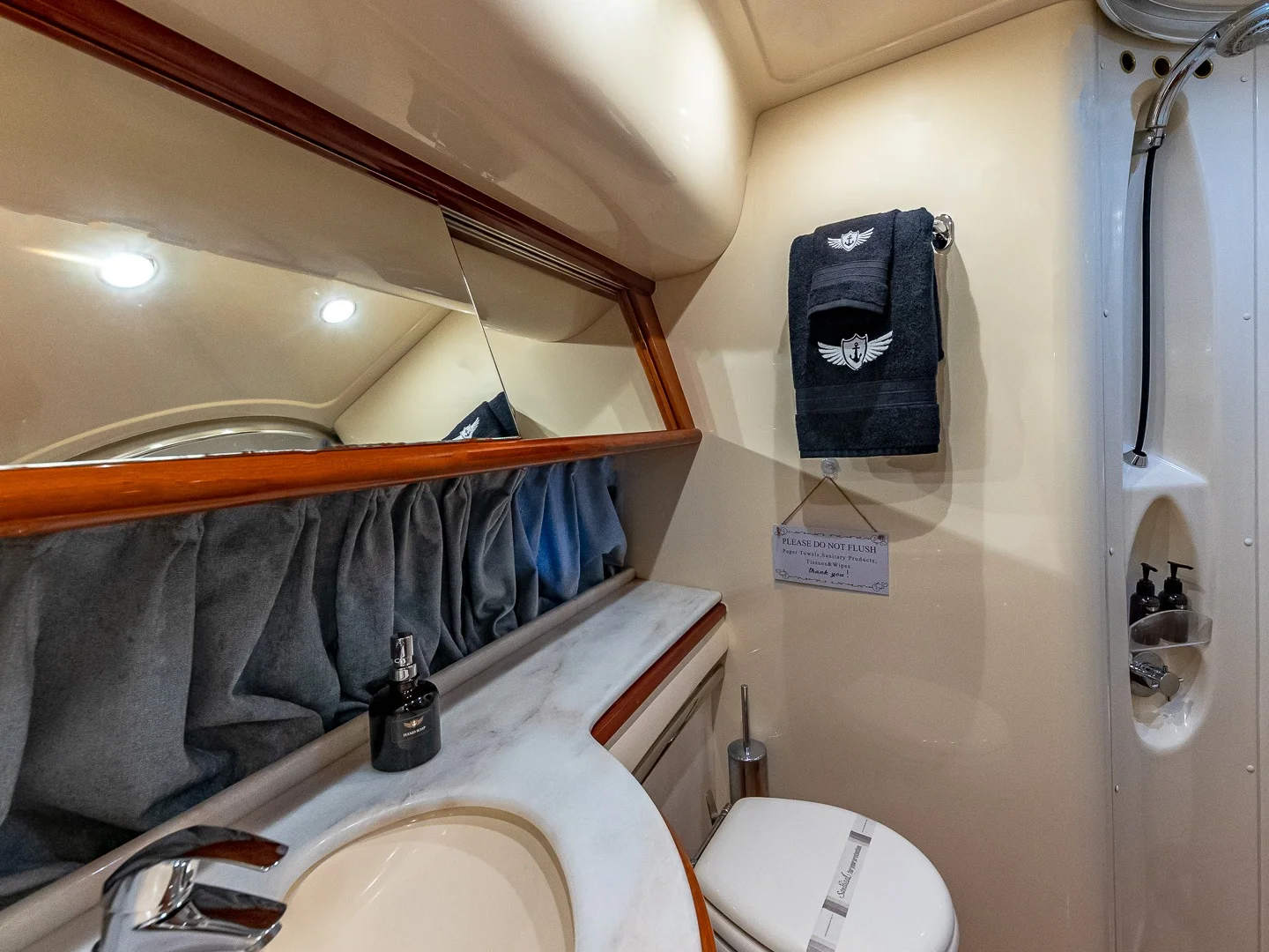 PRICELESS | Azimut 62 - Photo 57