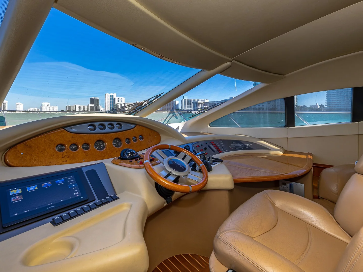 PRICELESS | Azimut 62 - Photo 40