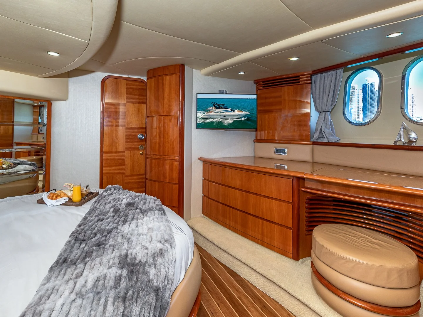 PRICELESS | Azimut 62 - Photo 47
