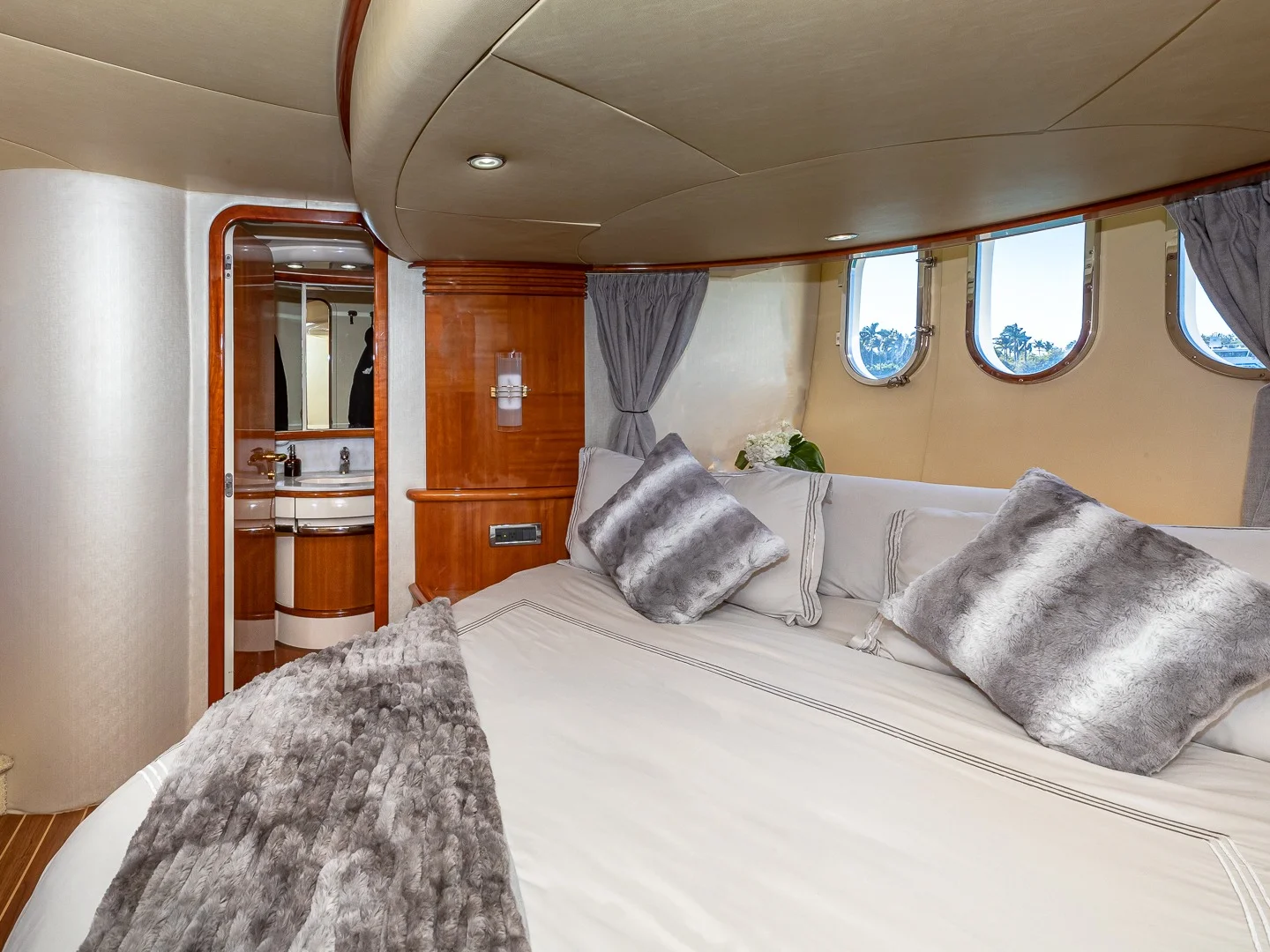 PRICELESS | Azimut 62 - Photo 49