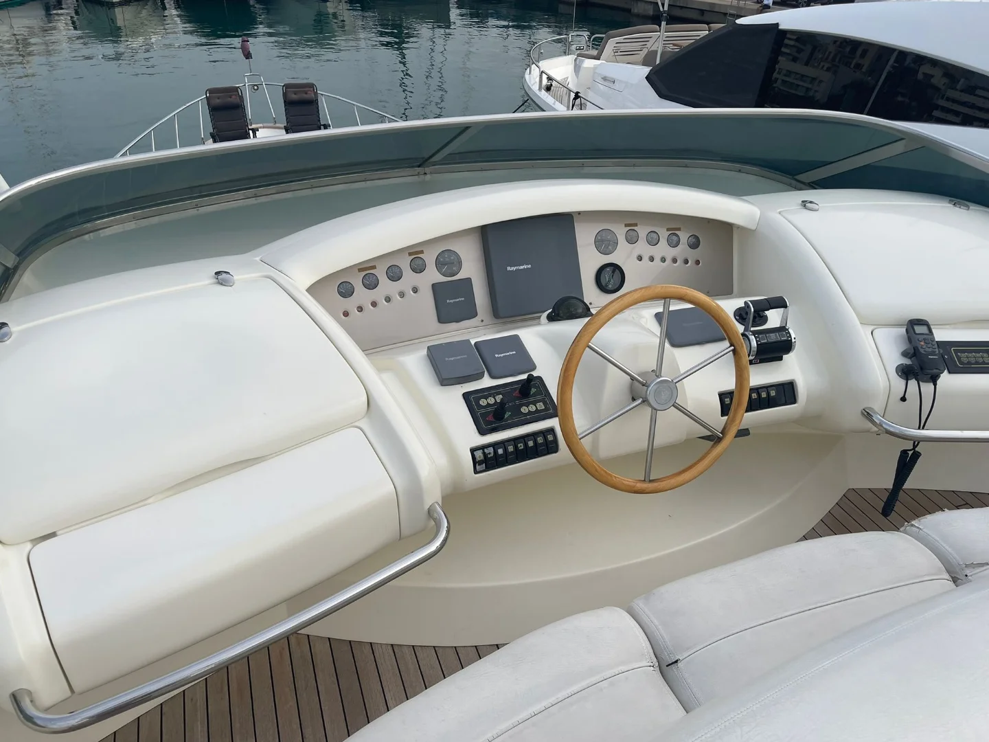 For Sale Azimut 80 Yacht Carat 2003 - Photo 9