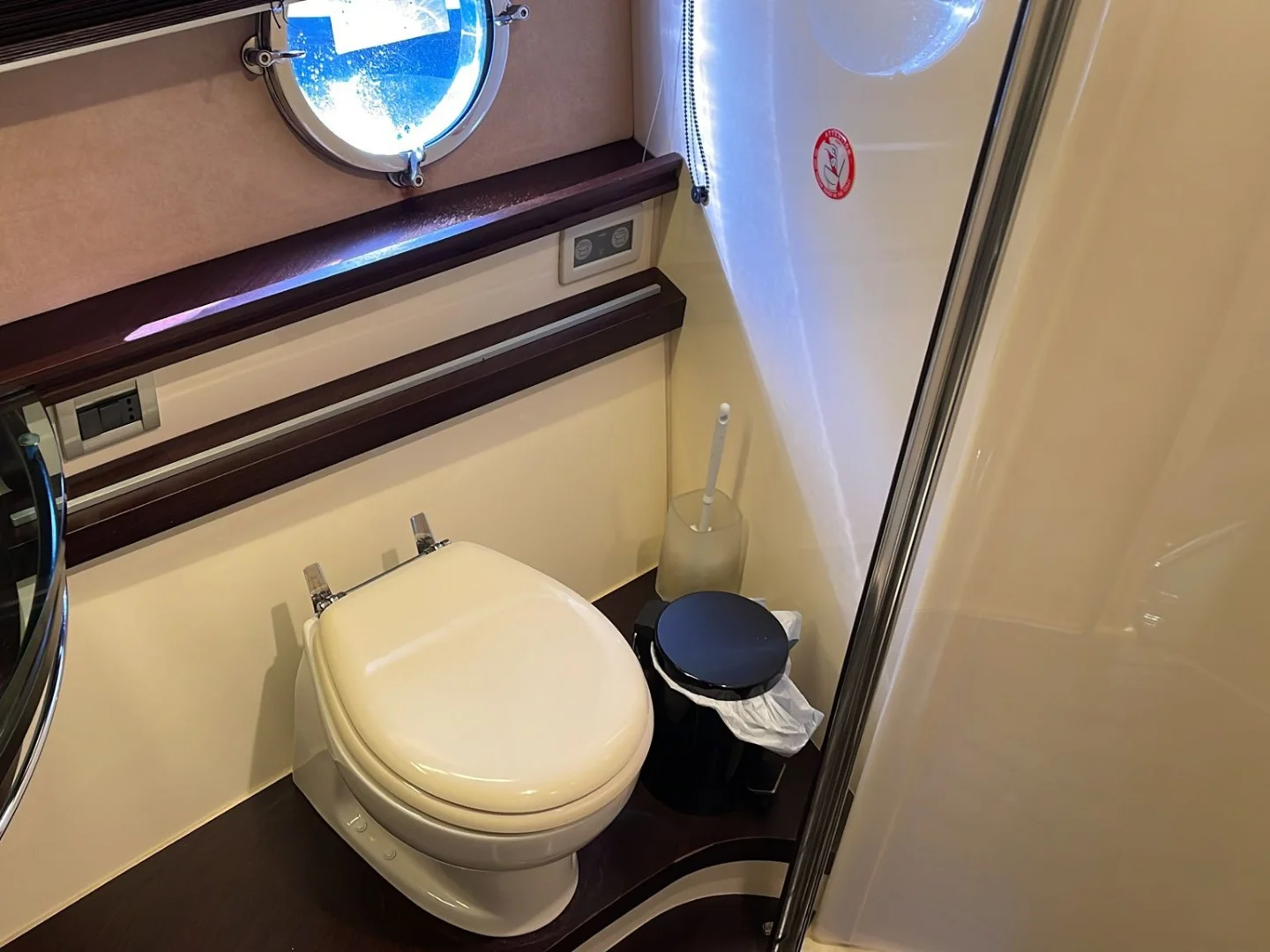 Azimut 68 S of 2007 for Sale - Photo 25
