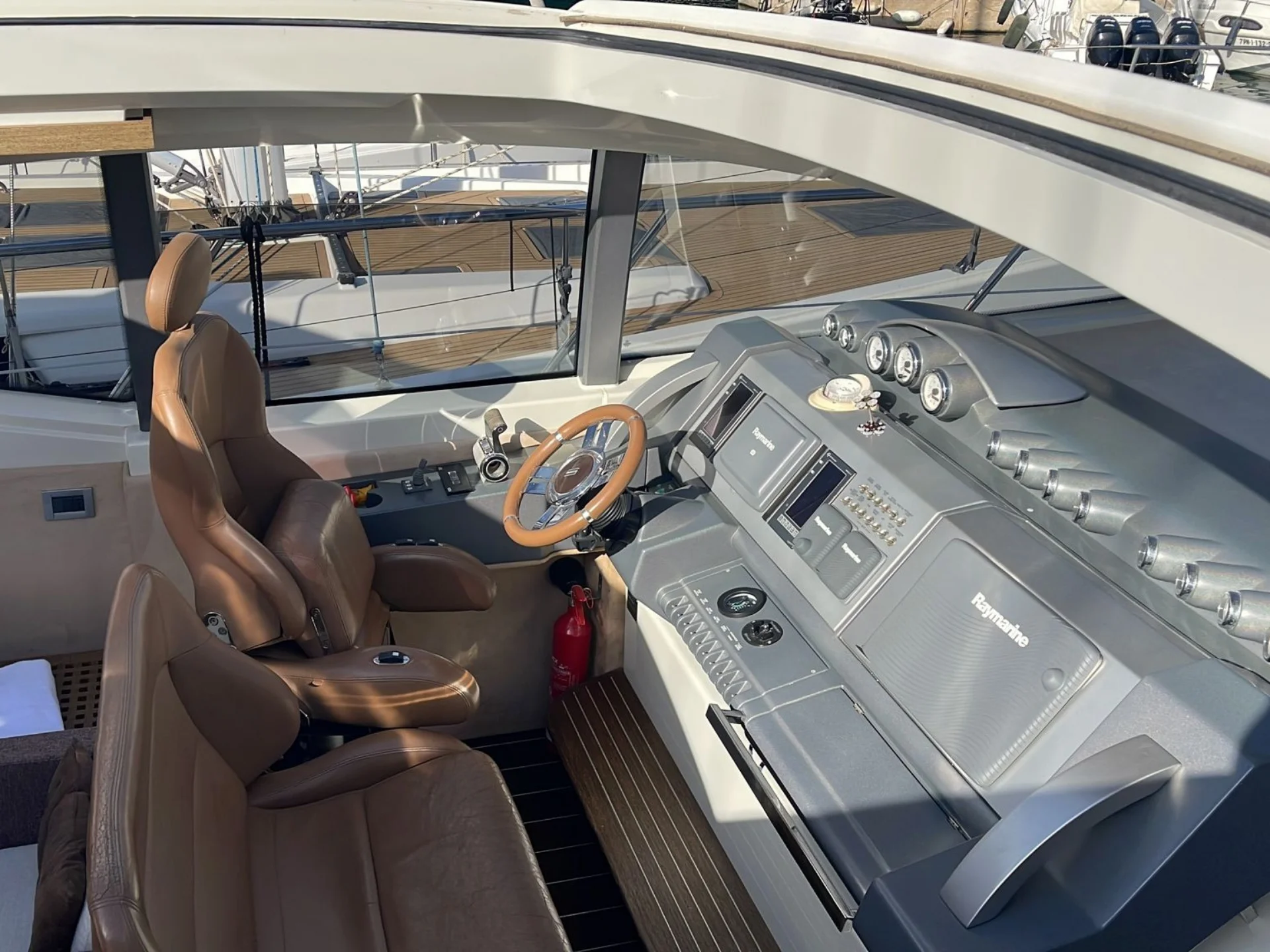 Azimut 68 S of 2007 for Sale - Photo 8