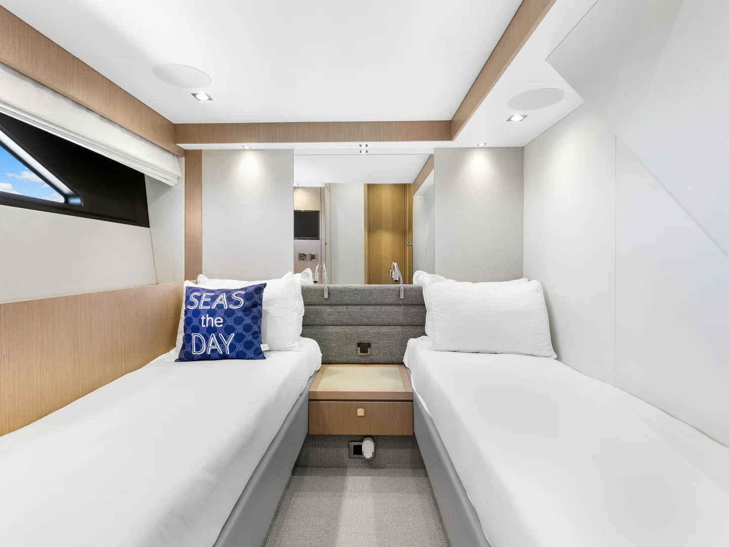 DONE DEAL | Sunseeker Manhattan 68 - Photo 25