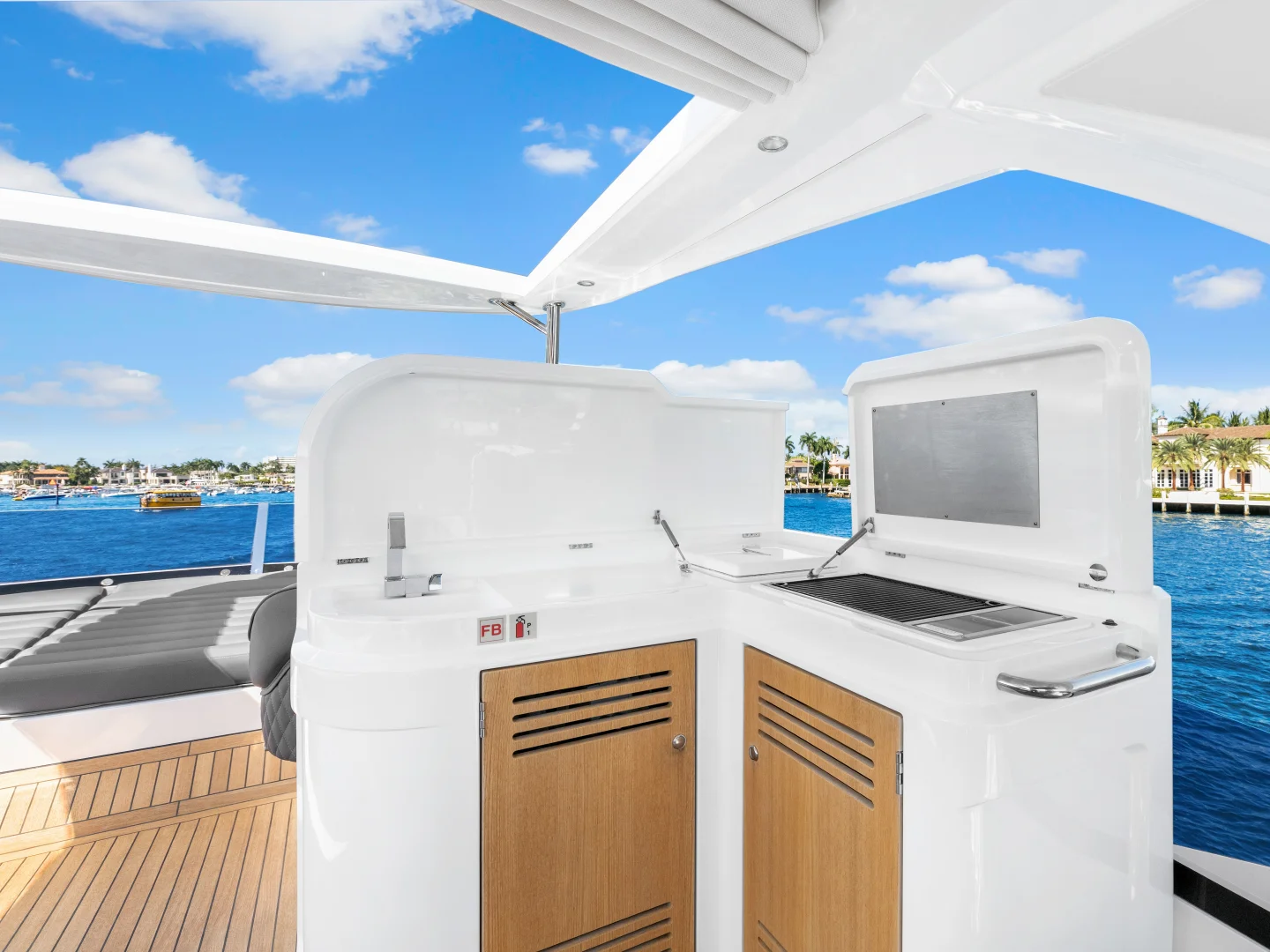 DONE DEAL | Sunseeker Manhattan 68 - Photo 19