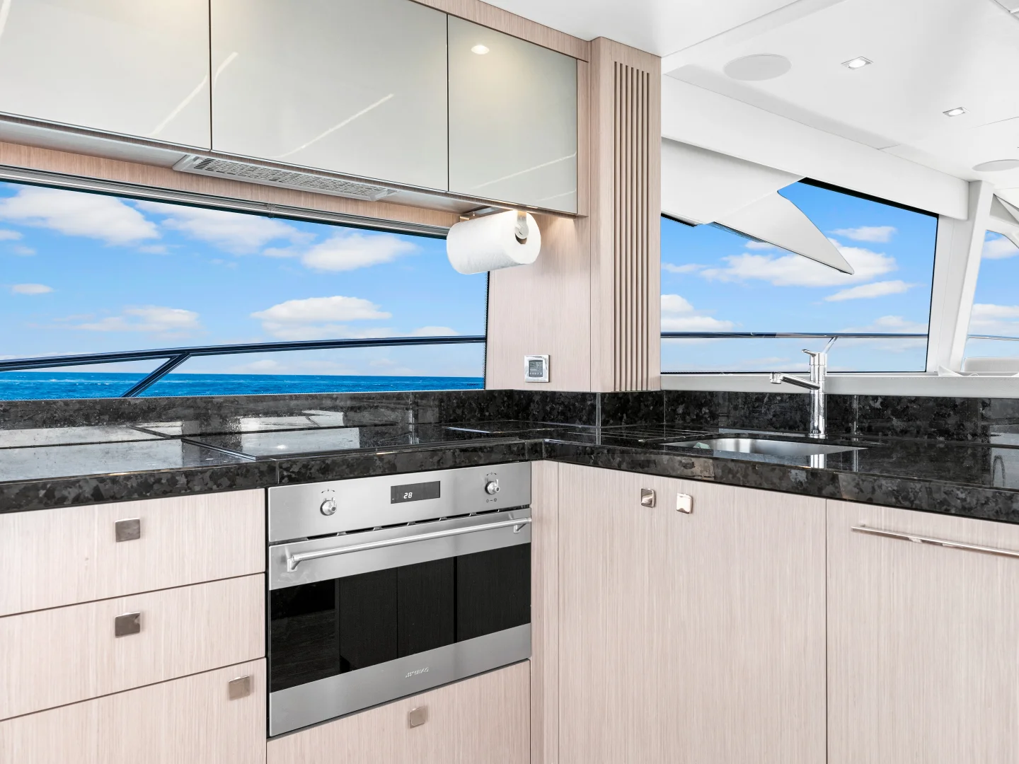 DONE DEAL | Sunseeker Manhattan 68 - Photo 30