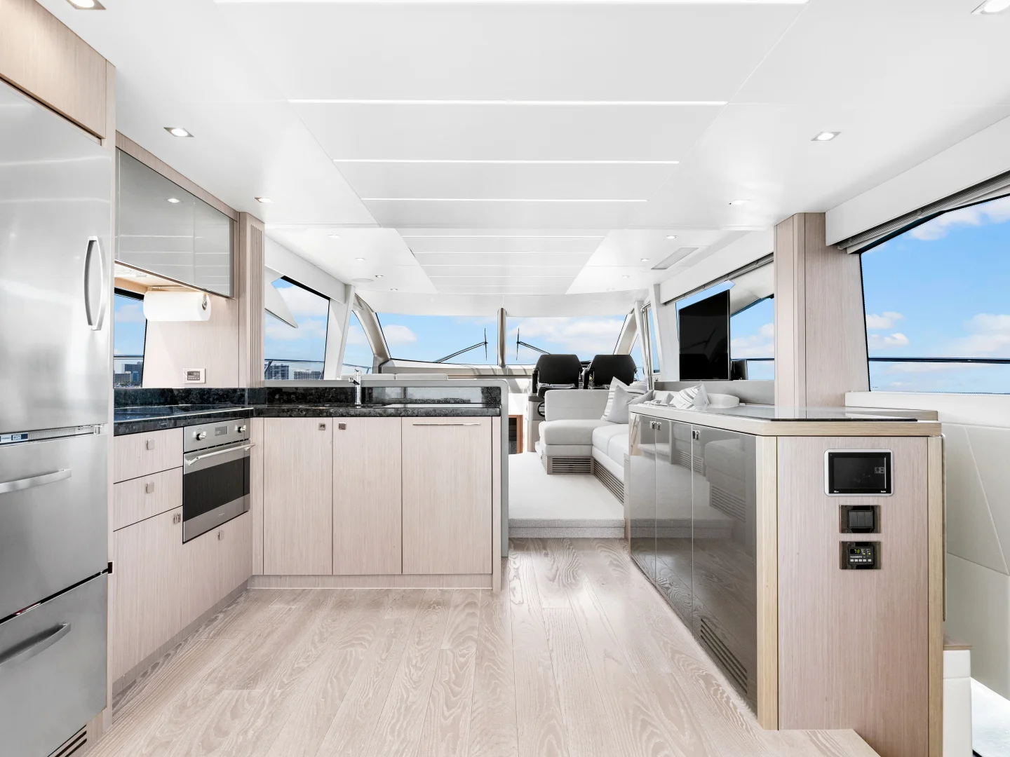 DONE DEAL | Sunseeker Manhattan 68 - Photo 29