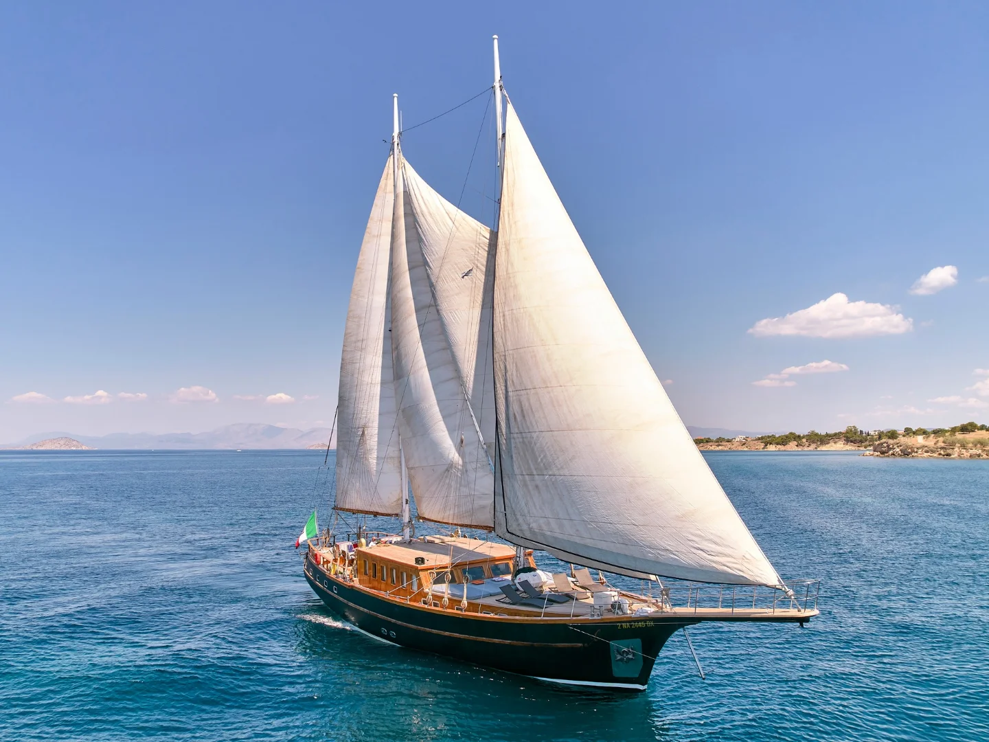 MYRA | Scooner 90 - Photo 2