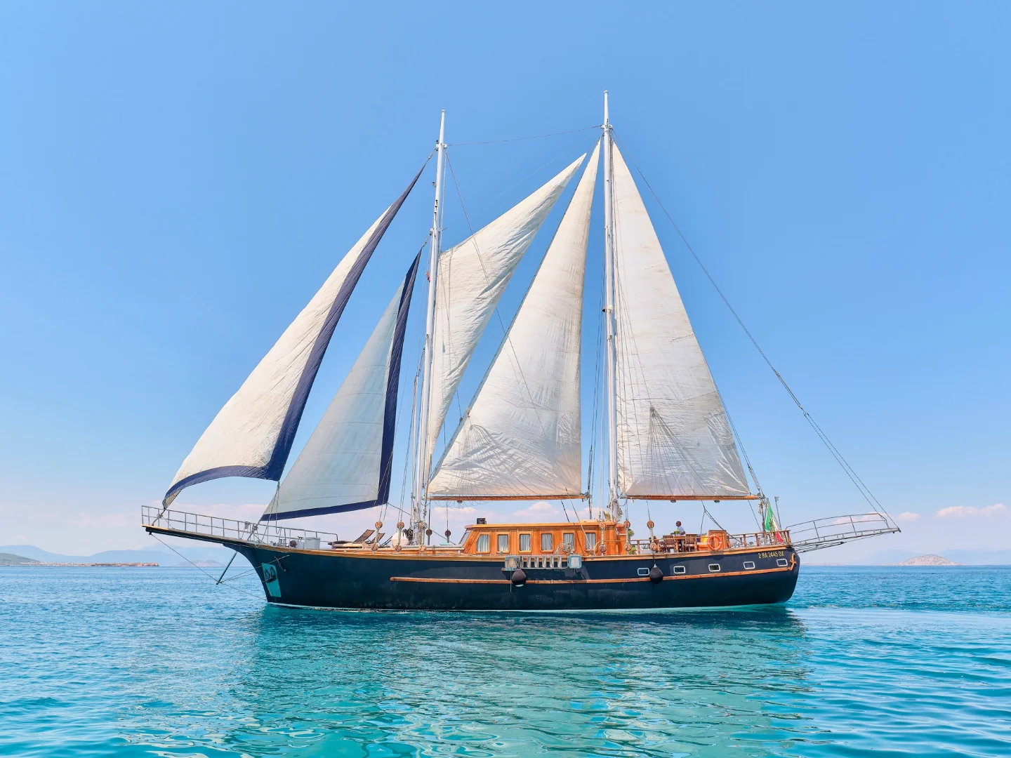 MYRA | Scooner 90 - Photo 9