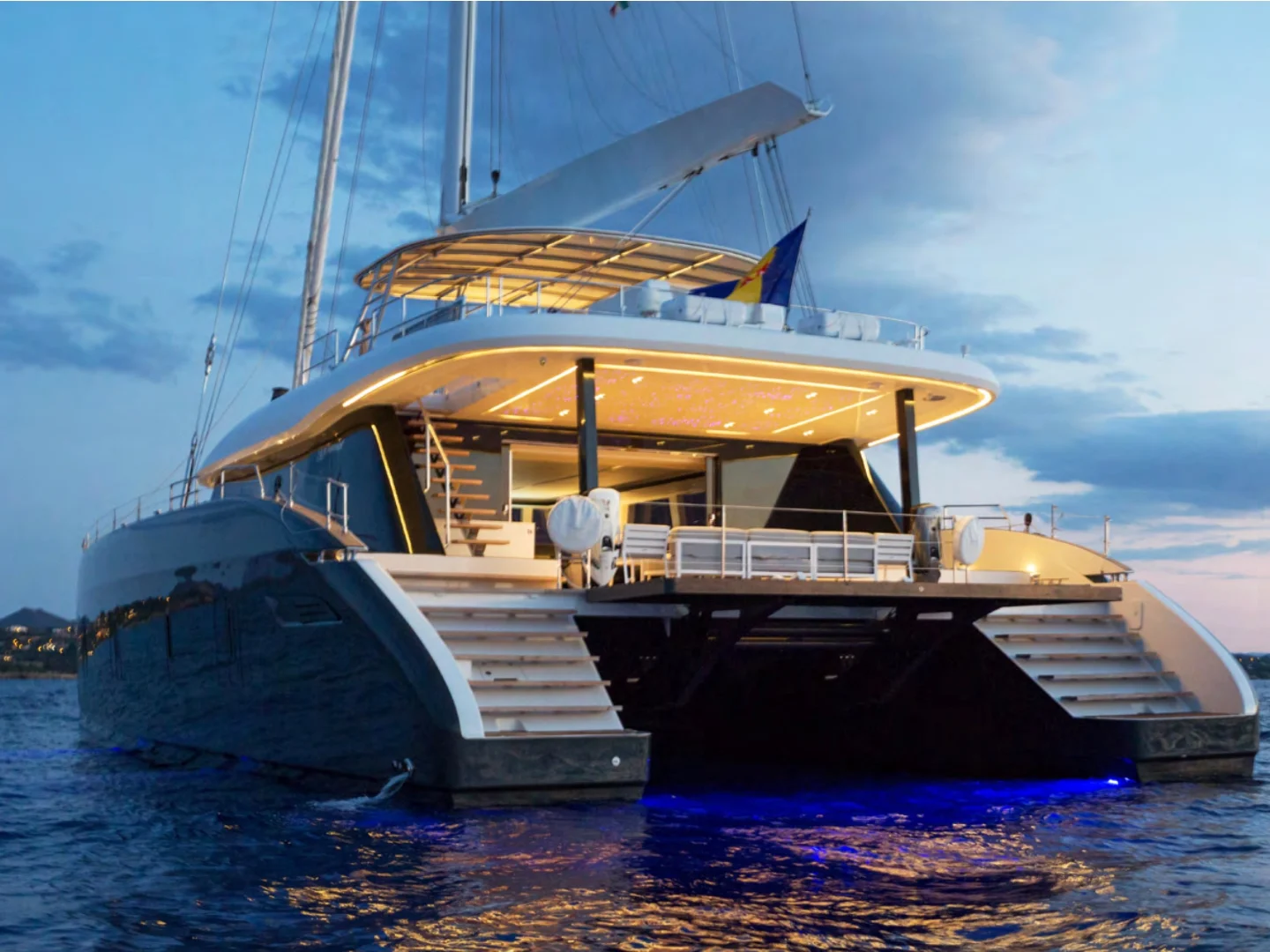ABOVE & BEYOND | Sunreef 80 - Photo 3