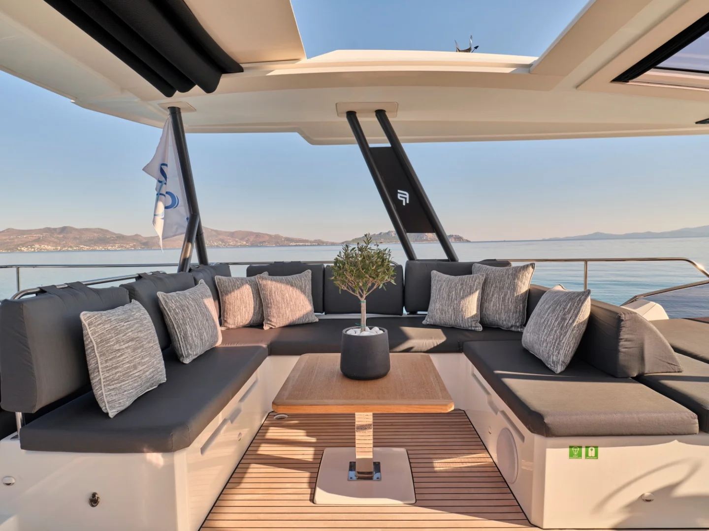 CHRISTAL MIO | Fountaine Pajot 67 - Photo 44