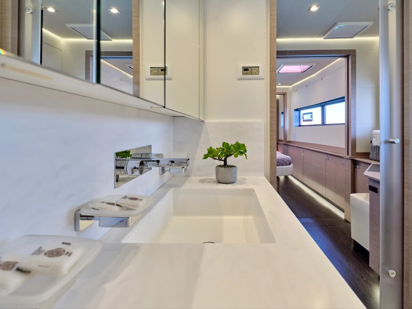 CHRISTAL MIO | Fountaine Pajot 67 - Photo 55