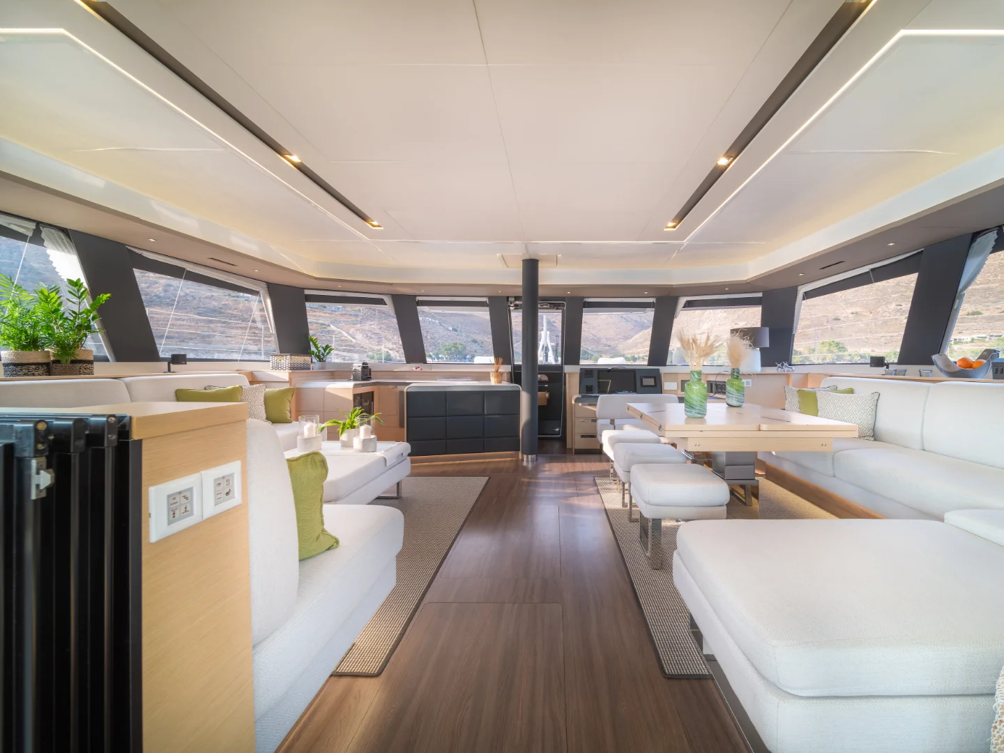 AETHER | Fountaine Pajot 67 - Photo 12