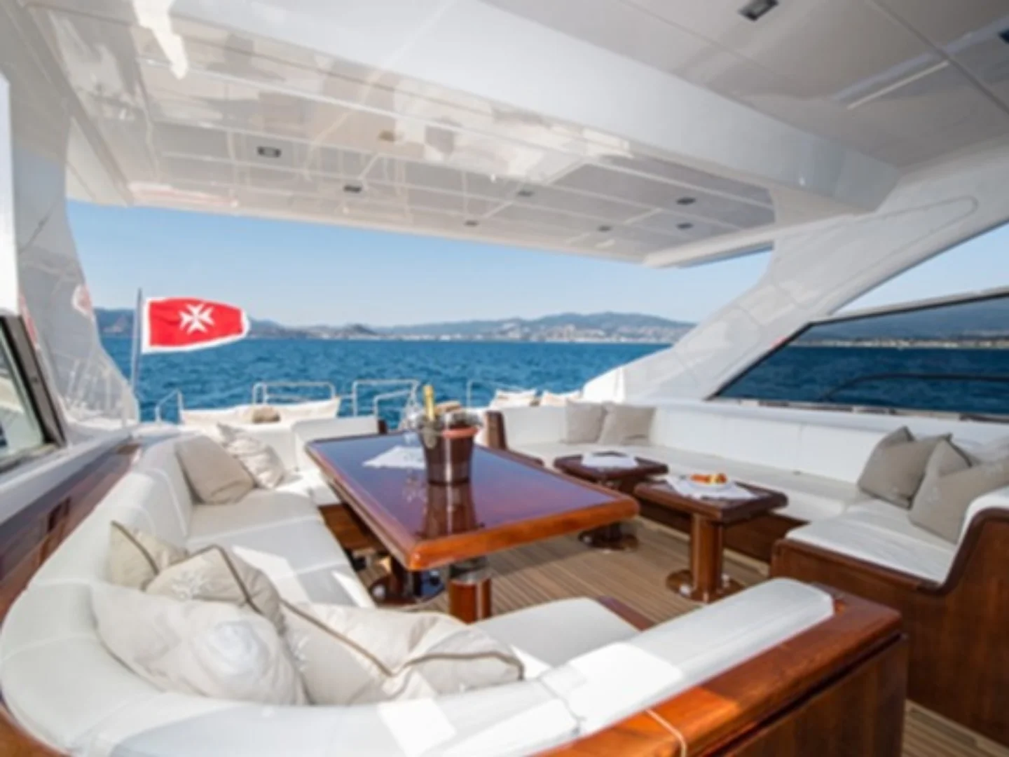 MR. M | Mangusta 80 Open  - Photo 12