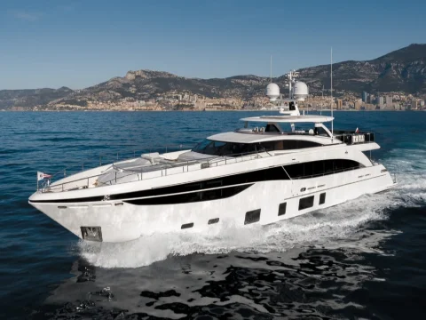 Yacht-charter-French-Riviera-Princessyachts-France-Monaco