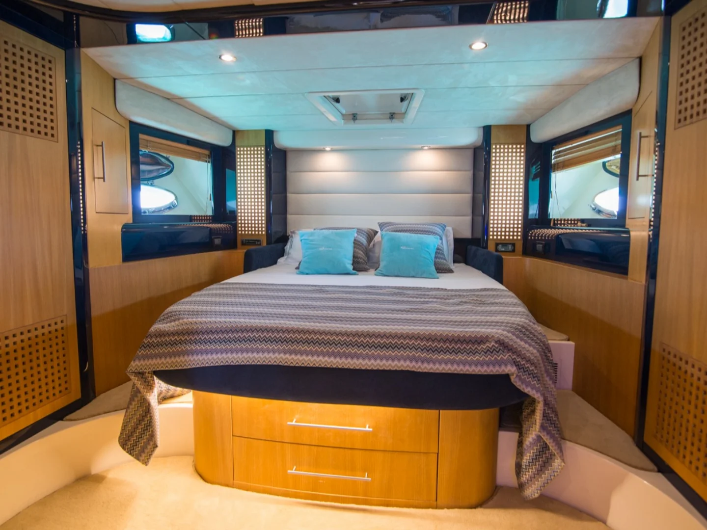 ANTAMAR II | Riva 70 - Photo 22