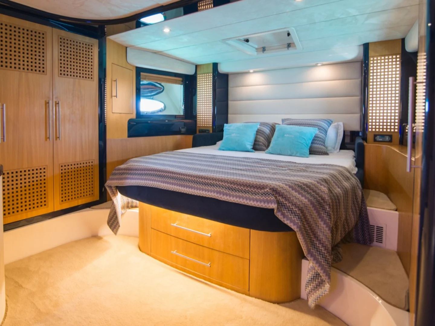 ANTAMAR II | Riva 70 - Photo 23